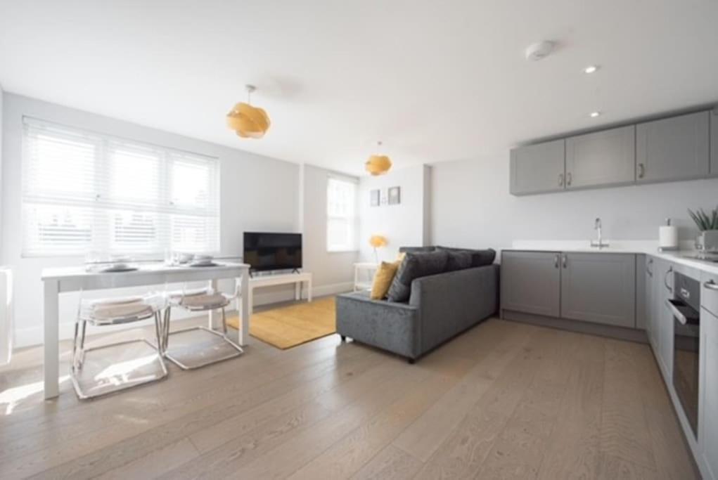Beautiful, Spacious 1 Bed Flat Brentwood Eksteriør bilde