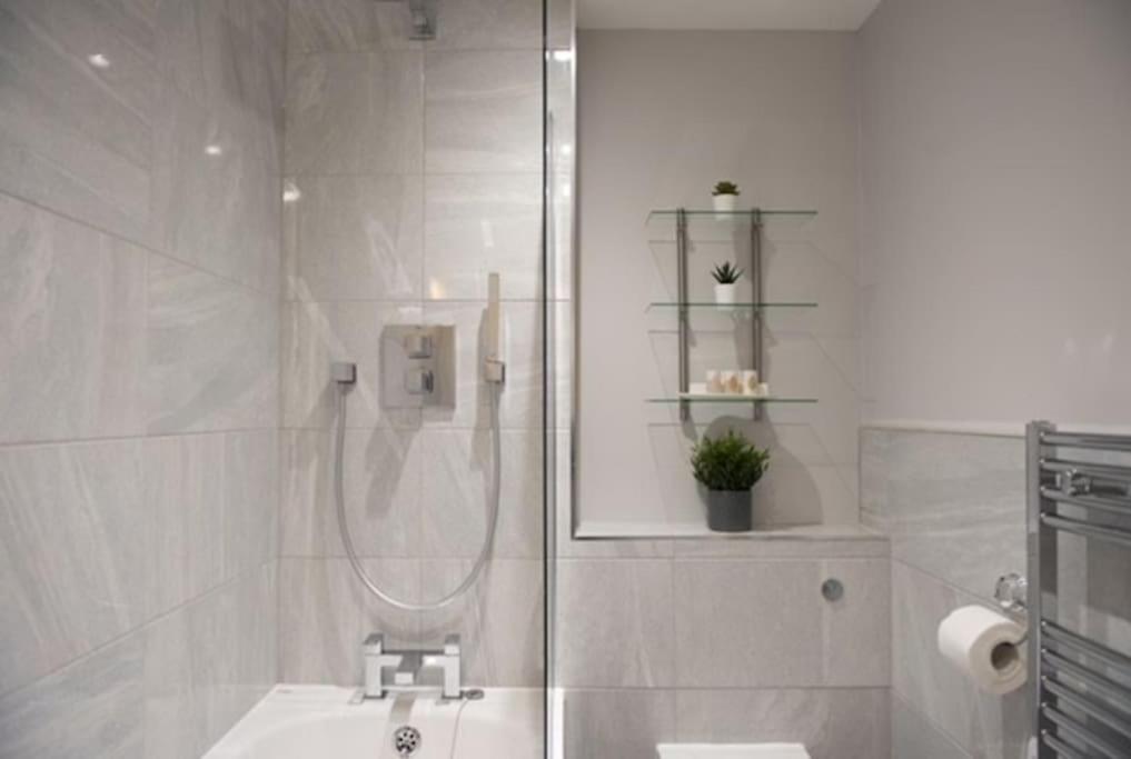 Beautiful, Spacious 1 Bed Flat Brentwood Eksteriør bilde
