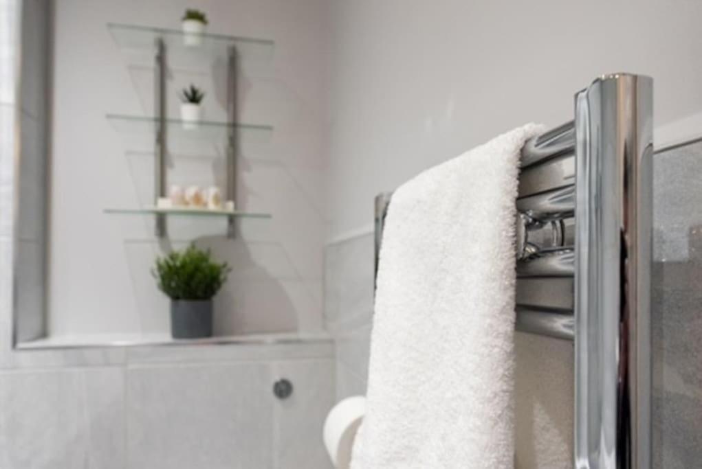 Beautiful, Spacious 1 Bed Flat Brentwood Eksteriør bilde